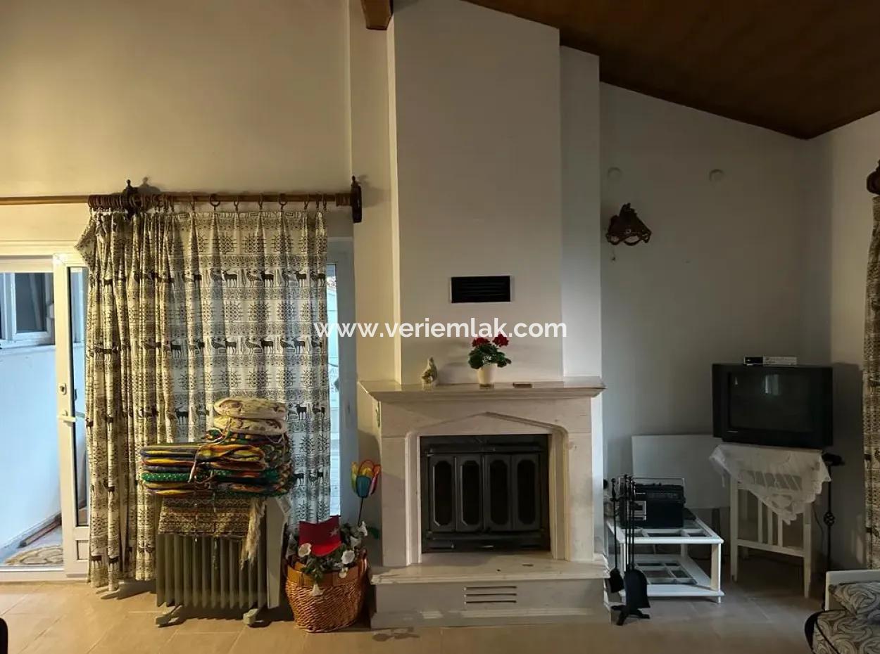 Bereit Zur Sitzung! Ferienhaus Mit Meerblick In Dogankent