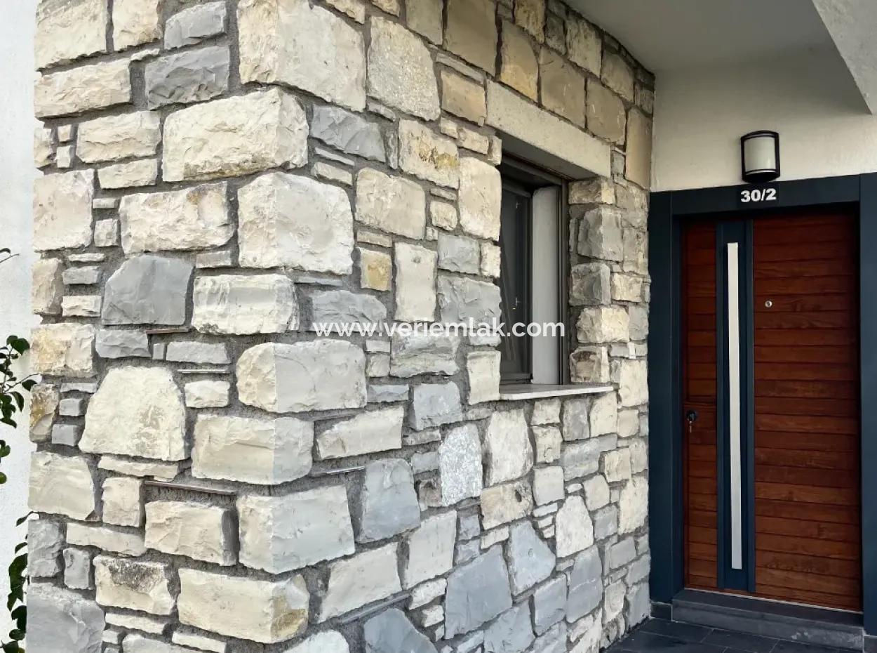 Möglichkeit, Eine Möblierte Luxusvilla In Seferihisar Sığacık Zu Mieten!