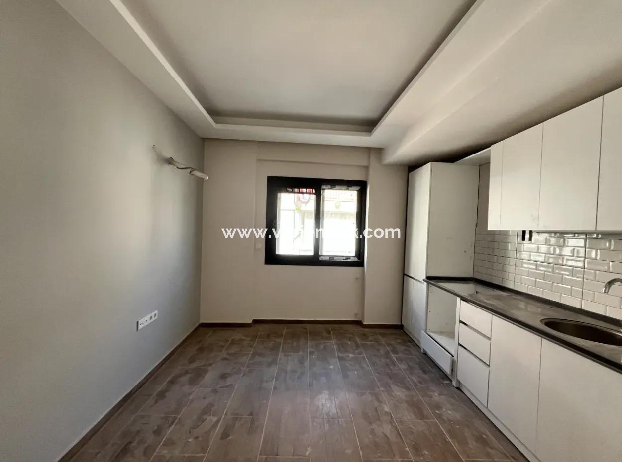 Komfortable Und Moderne 1 1 Wohnung In Seferihisar