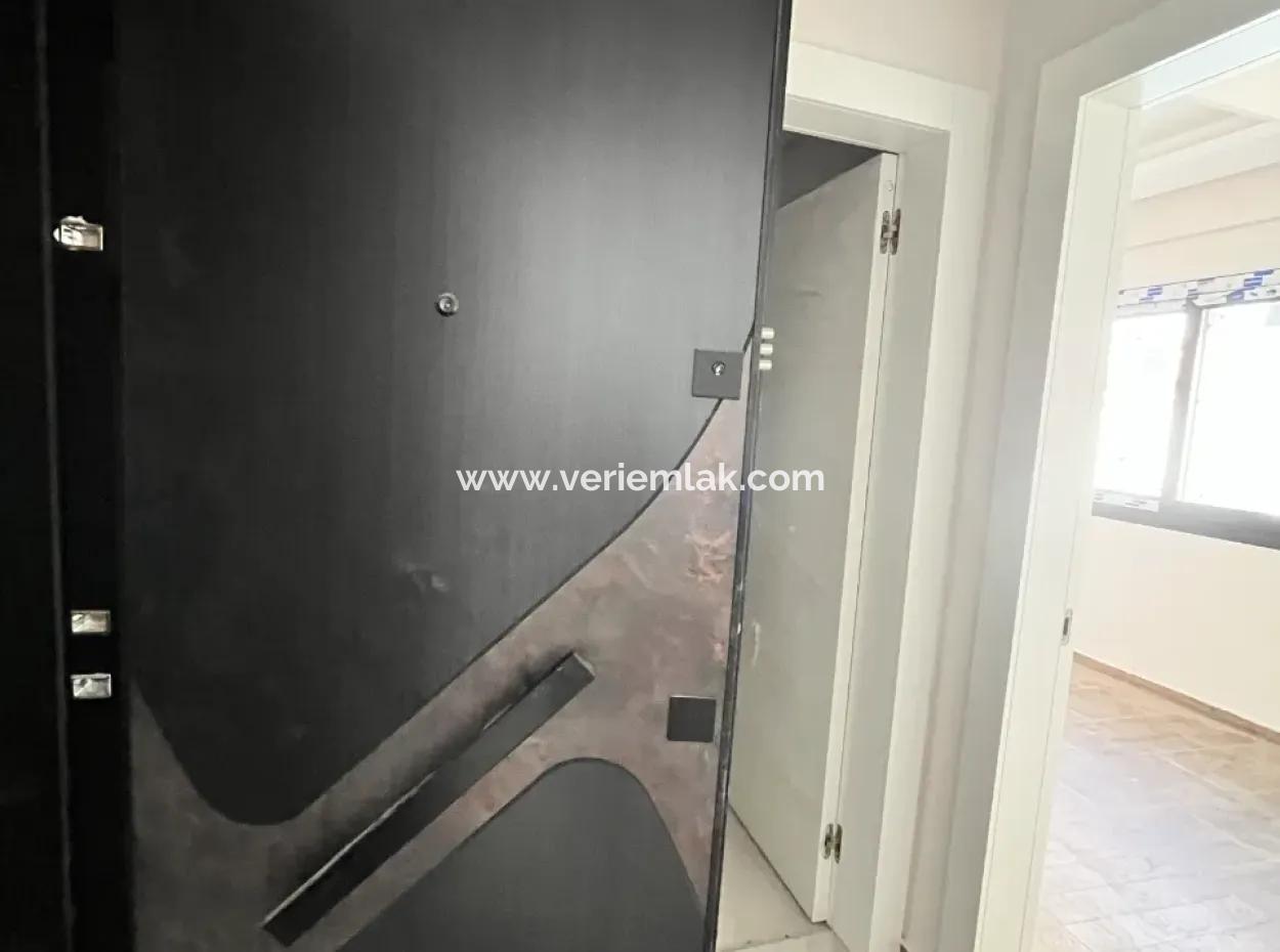 Komfortable Und Moderne 1 1 Wohnung In Seferihisar