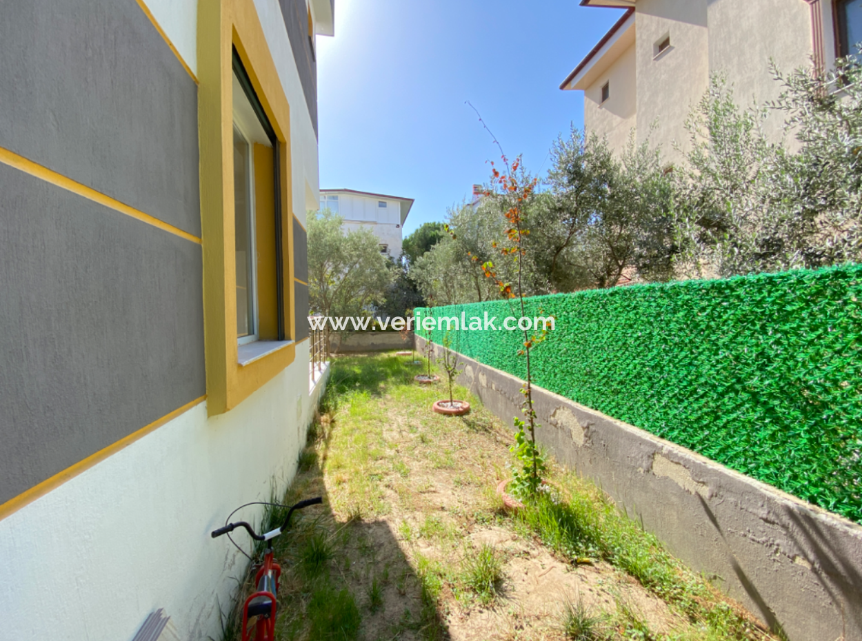 Neue Villa Zum Verkauf Mit Blick Auf Die Natur In Seferihisar Doğanbey