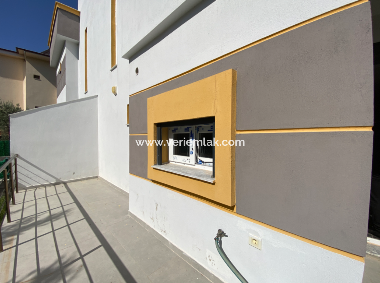 Neue Villa Zum Verkauf Mit Blick Auf Die Natur In Seferihisar Doğanbey