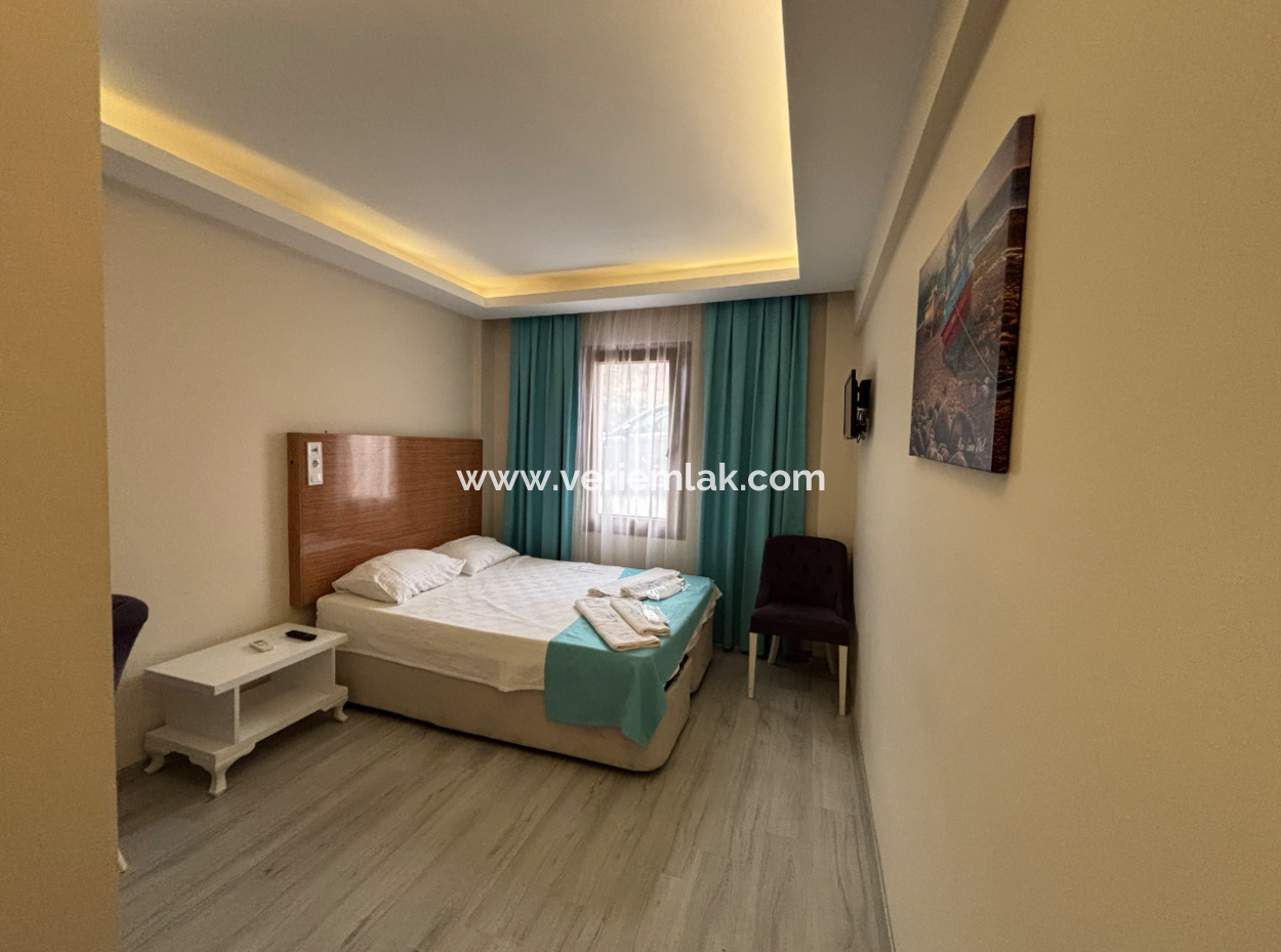 Lizenziertes 13-Zimmer-Hotel Zur Mietung In Der Marina Çeşme