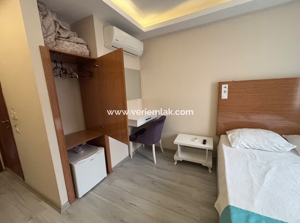Lizenziertes 13-Zimmer-Hotel Zur Mietung In Der Marina Çeşme
