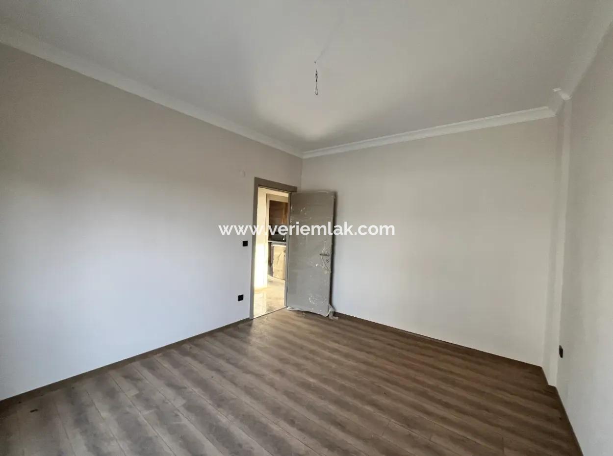 2 1 Brandneue Wohnung In Seferihisar Mit Separater Küche, Balkon Und 3 Einbausets!