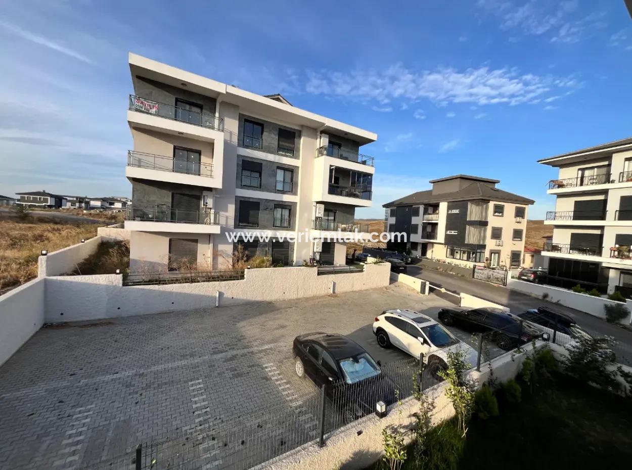 2 1 Brandneue Wohnung In Seferihisar Mit Separater Küche, Balkon Und 3 Einbausets!