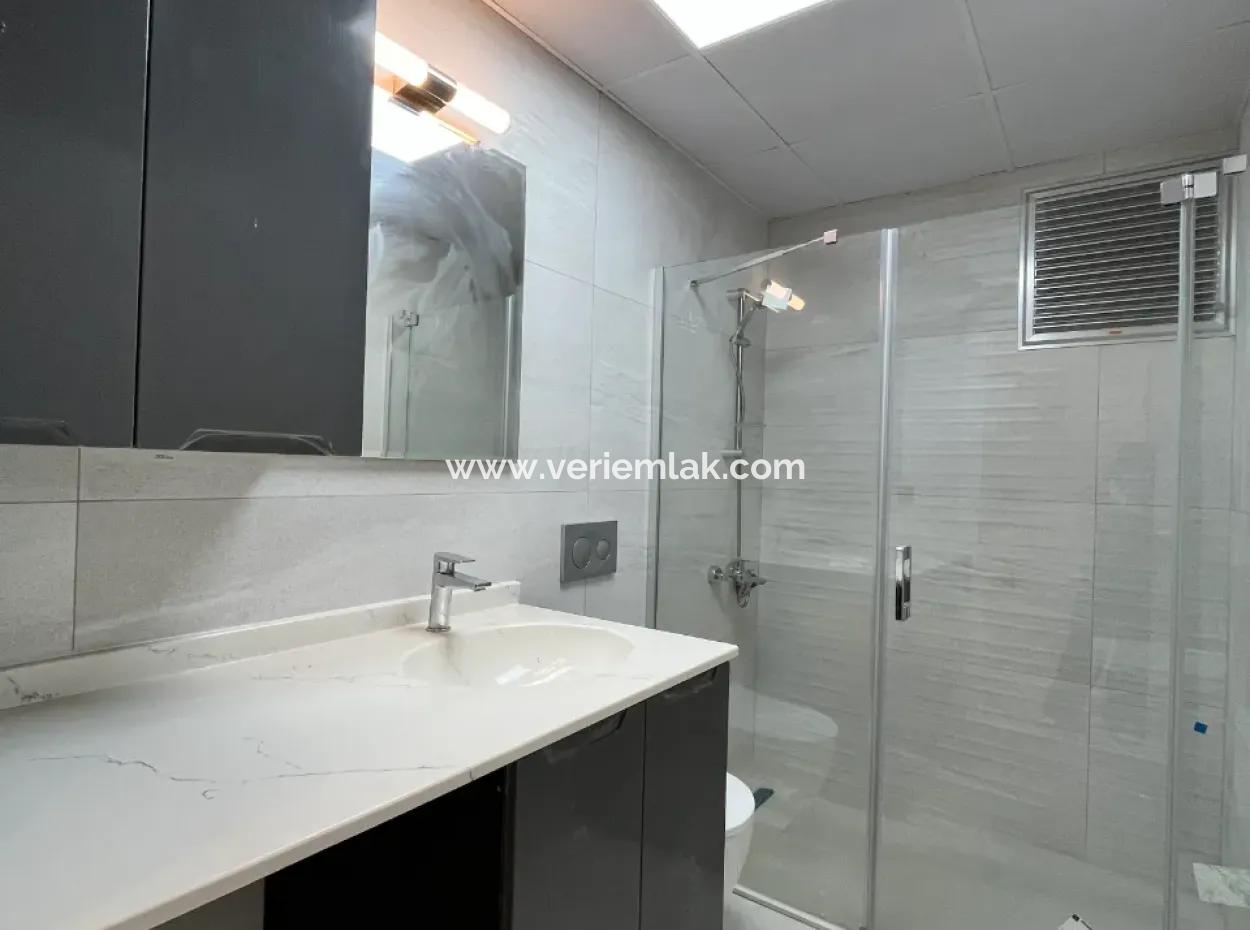 Brandneue 3 1 Wohnung In Einem Komplex Mit Pool In Seferihisar | 140 M² | En-Suite Badezimmer | Separate Küche | Terrasse Mit Aussicht | Große Landschaftsflächen | Geräumiges Wohnen