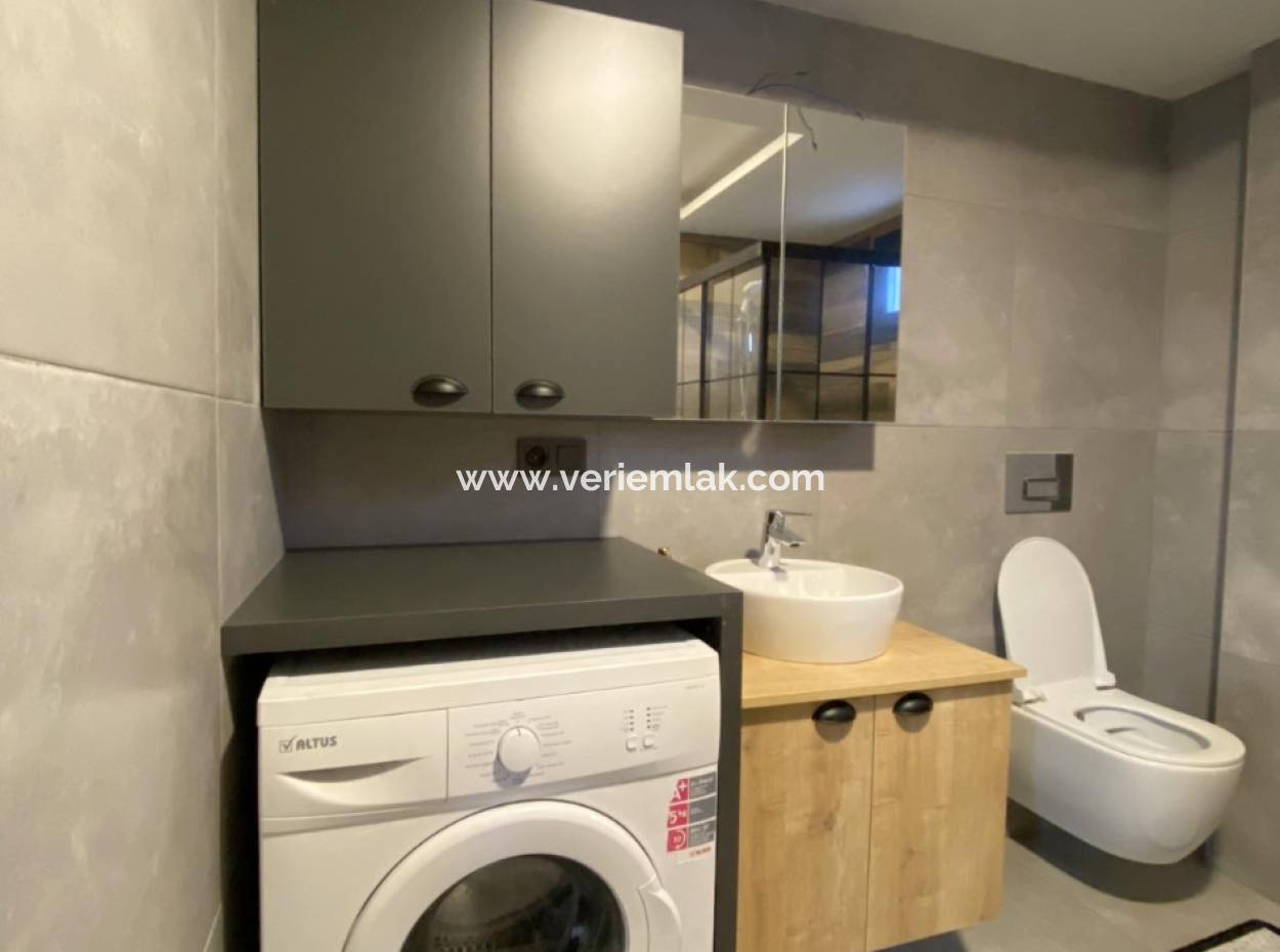 1 1 Wohnung Zum Verkauf In Einem Komplex Mit Pool In Seferihisar Gözsüzler Region