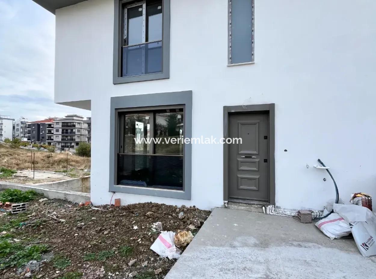 Eckparzelle 4 2 Luxusvilla In Seferihisar Gözsüzler!