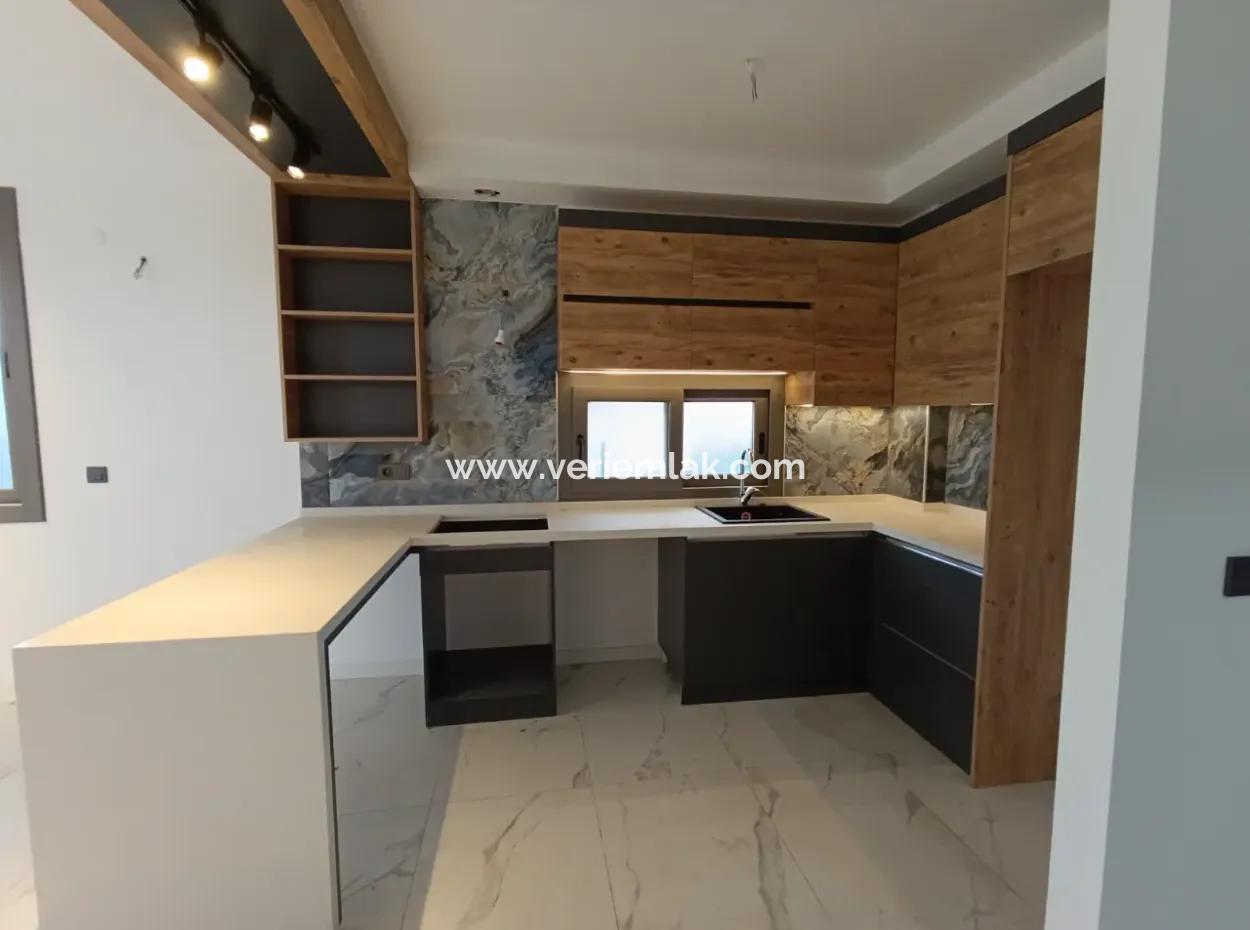 Villa Mit Kamin Und Meerblick In Seferihisar Akarca!