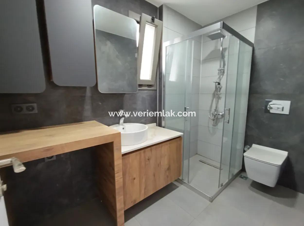 Villa Mit Kamin Und Meerblick In Seferihisar Akarca!