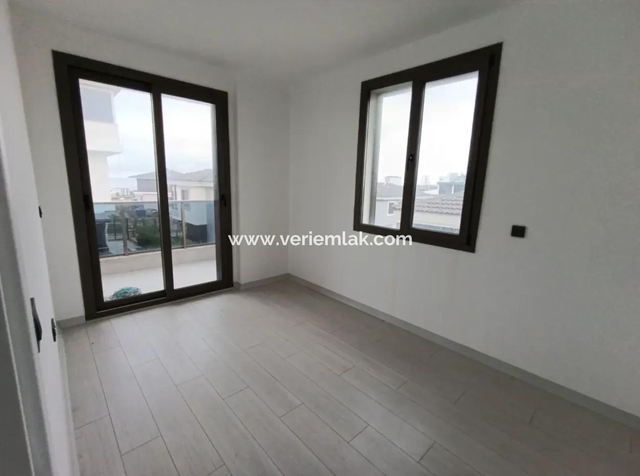 Villa Mit Kamin Und Meerblick In Seferihisar Akarca!