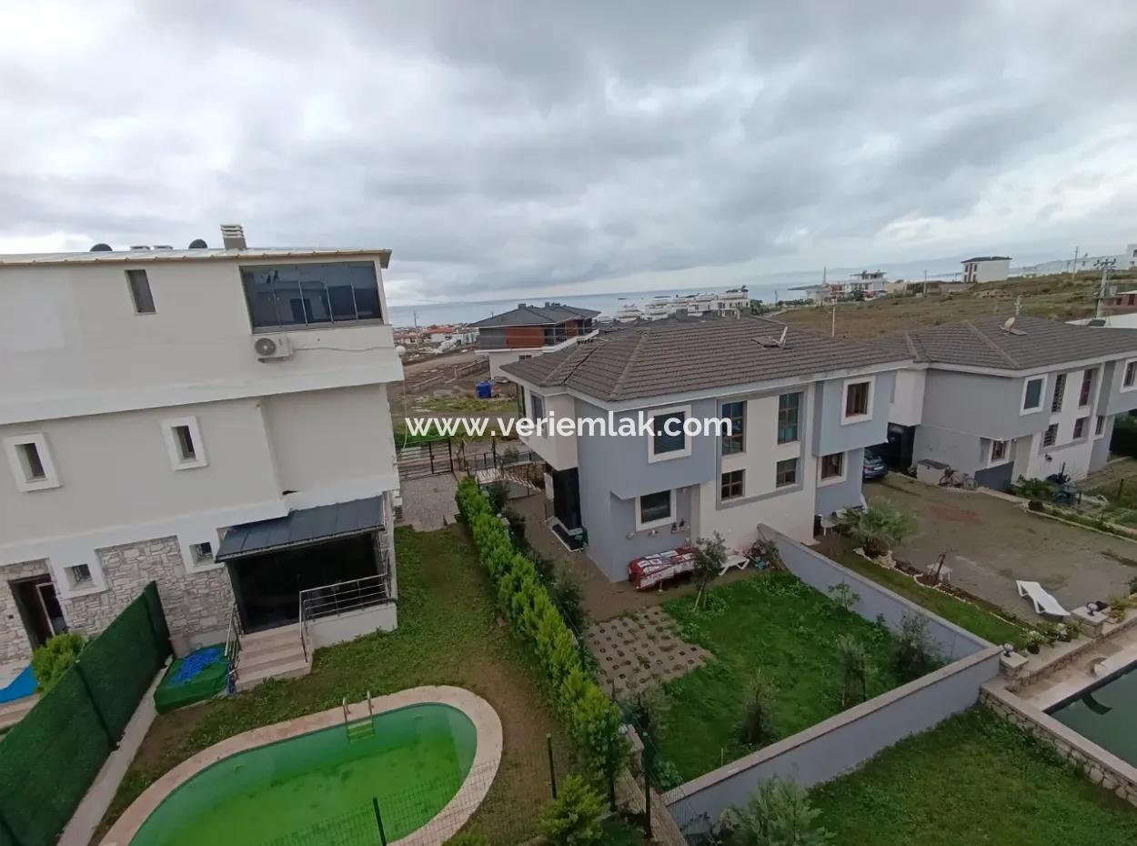 Villa Mit Kamin Und Meerblick In Seferihisar Akarca!