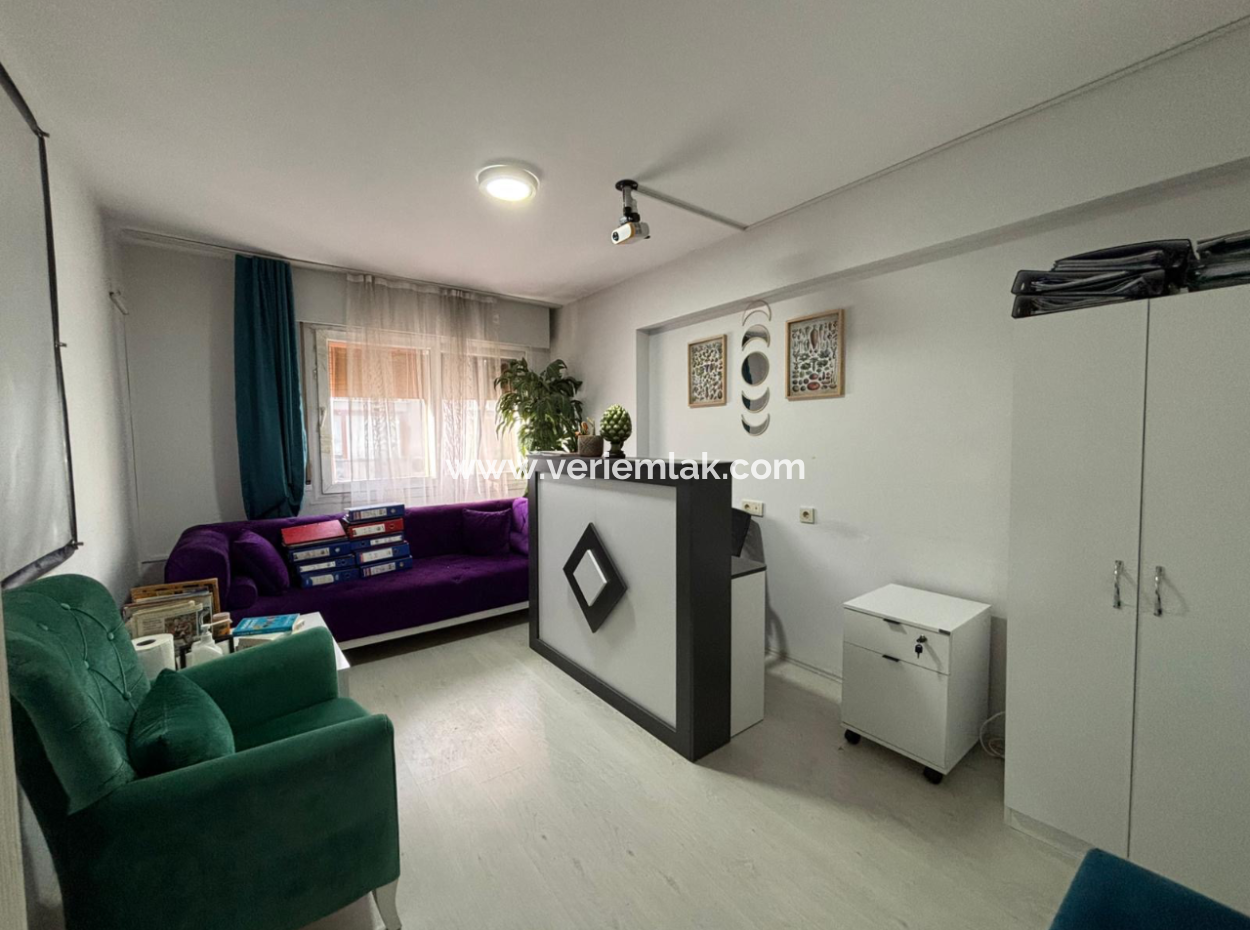 Prestigeträchtiger Arbeitsplatz In Ecklage Neben Der Konditorei Sevinc Im Elsancak!