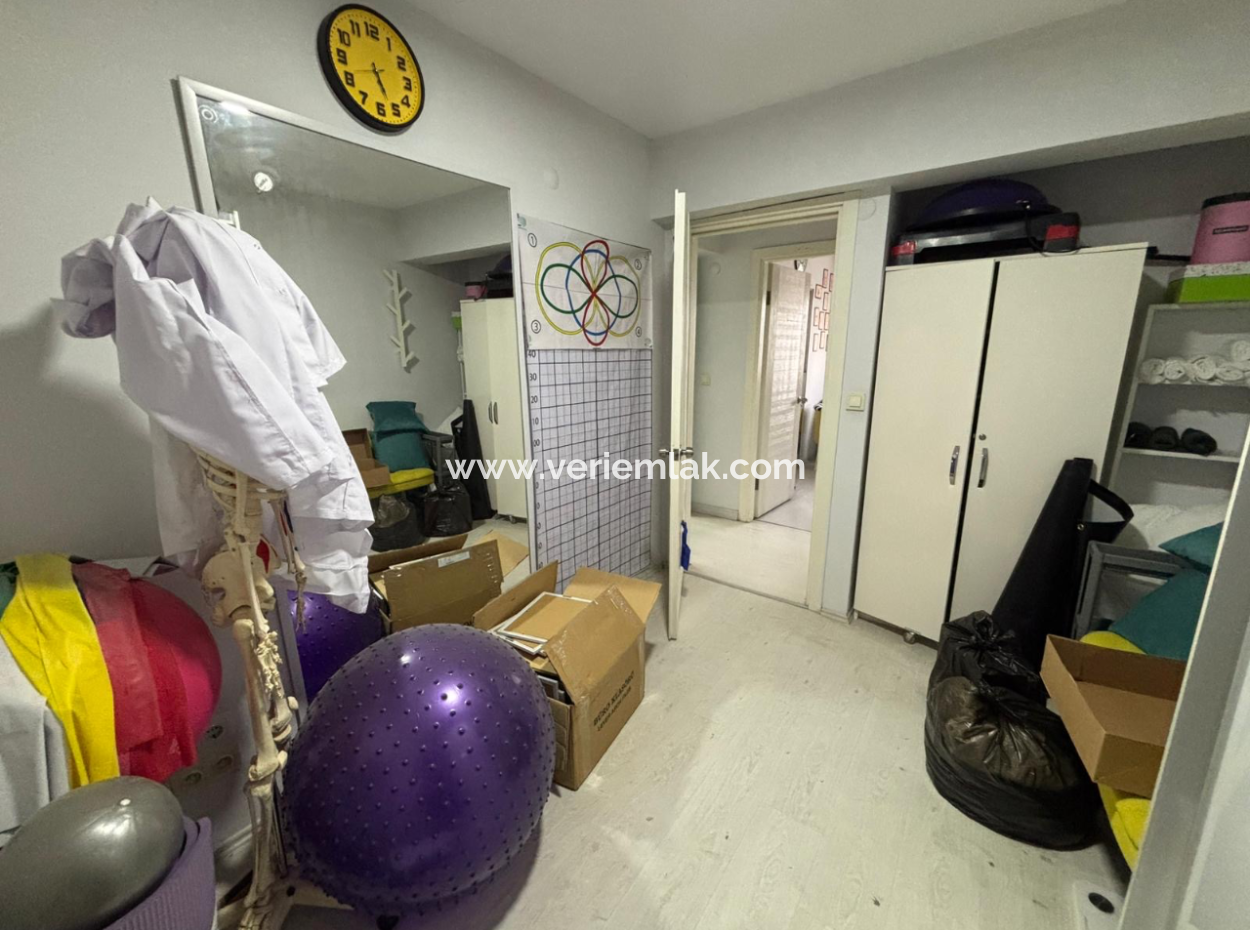 Prestigeträchtiger Arbeitsplatz In Ecklage Neben Der Konditorei Sevinc Im Elsancak!