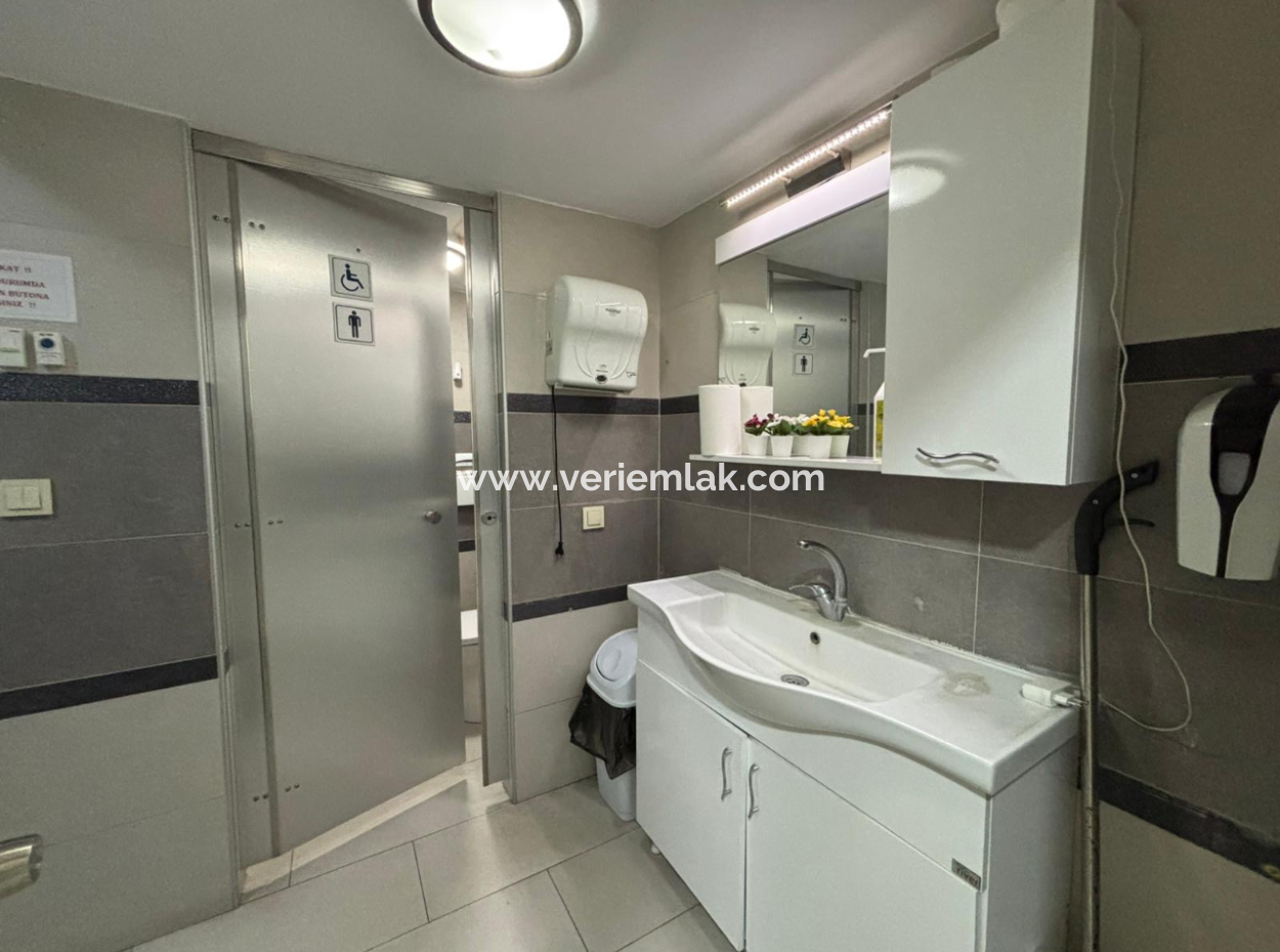 Prestigeträchtiger Arbeitsplatz In Ecklage Neben Der Konditorei Sevinc Im Elsancak!