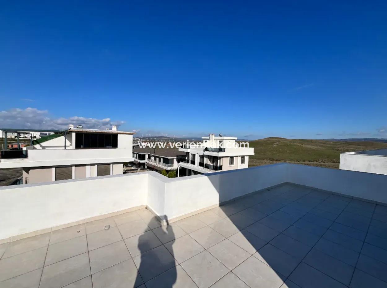 Ein Leben Jenseits Ihrer Träume In Akarca!