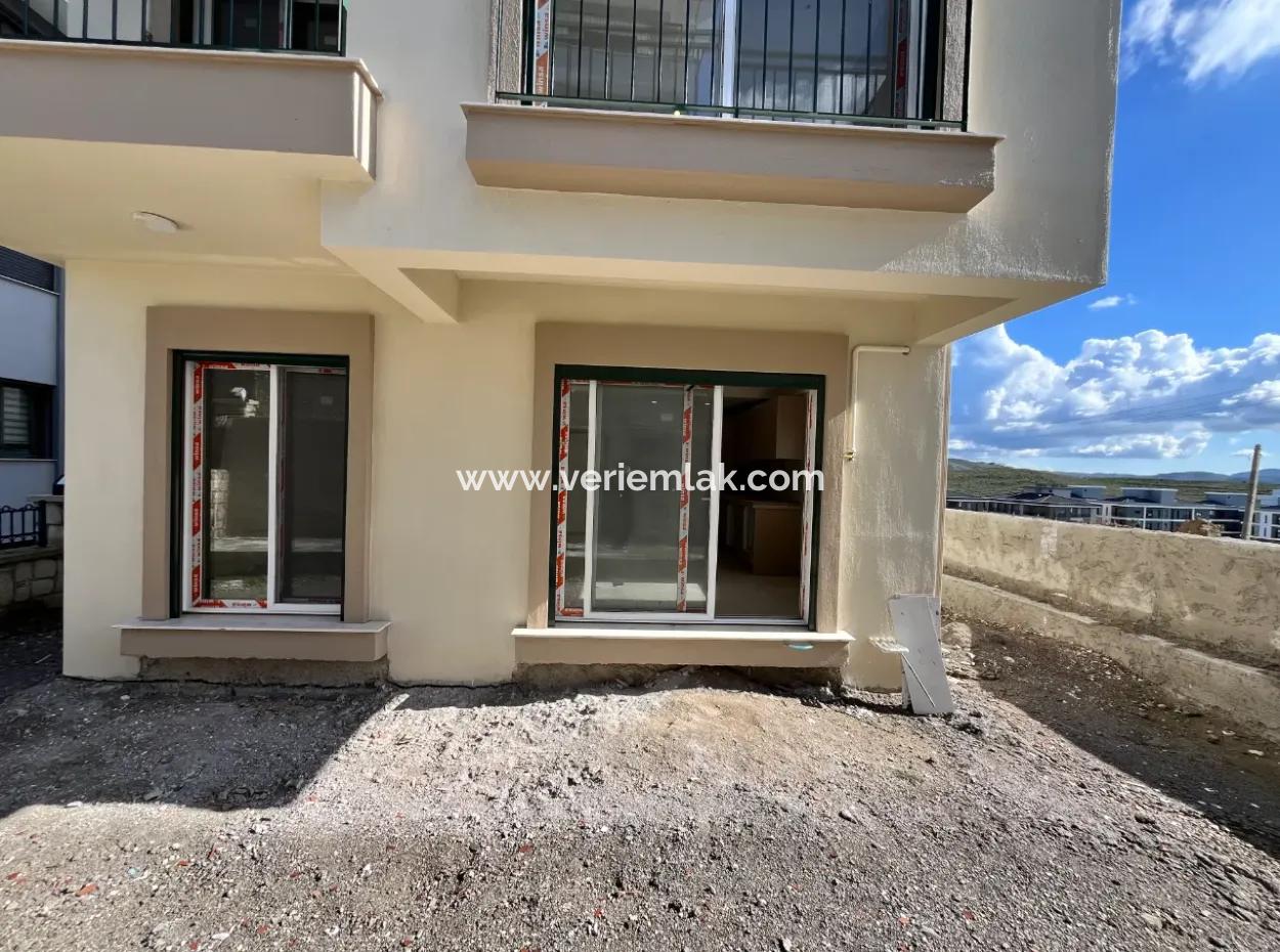 1 1 Wohnung Mit Garten In Der Nähe Des Luwi-Basars Im Bezirk Çolakibrahimbey!