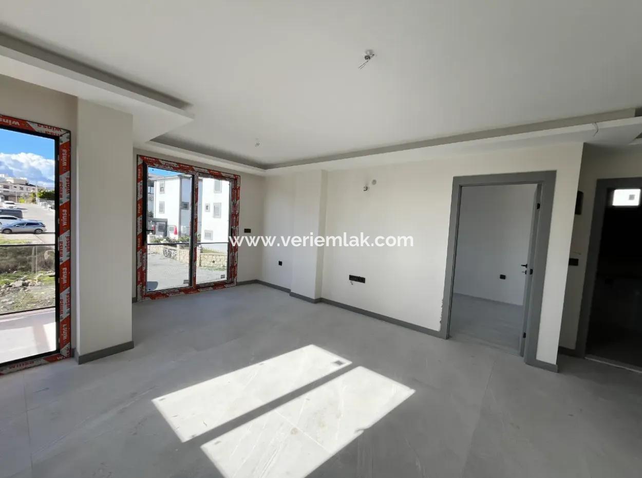 Luxuriöse Und Moderne 1 1 Apartments In Seferihisar Çolakibrahimbey Nachbarschaft