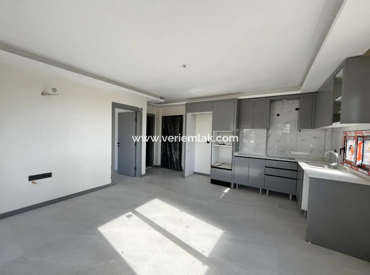 Luxuriöse Und Moderne 1 1 Apartments In Seferihisar Çolakibrahimbey Nachbarschaft