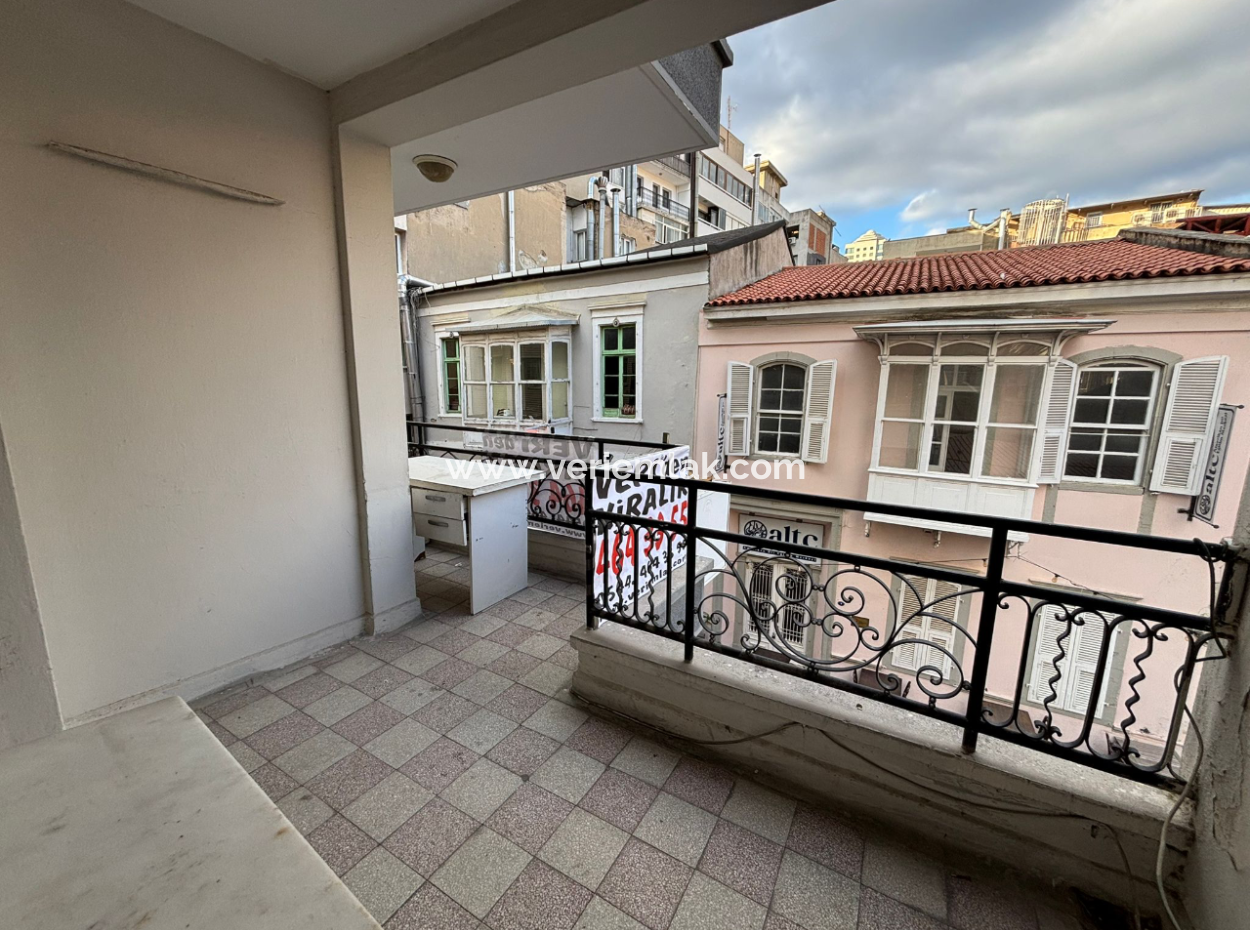 Alsancak Zypern Märtyrer In Der Nähe Von 3 1 125M2 1. Stock Büro / Büro / Büro Zu Vermieten