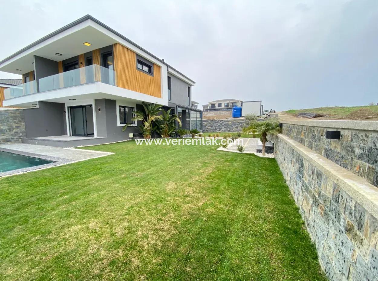 5 1 Villen Mit Freistehendem Pool In Düzce Bahcesehir Von Veri!