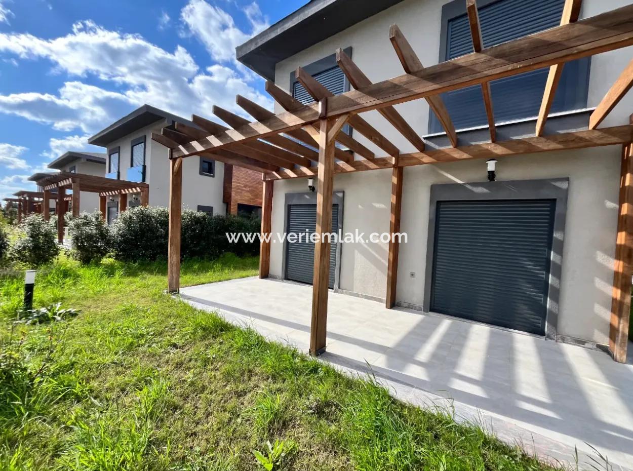 Frieden Und Komfort Zusammen In Seferihisar