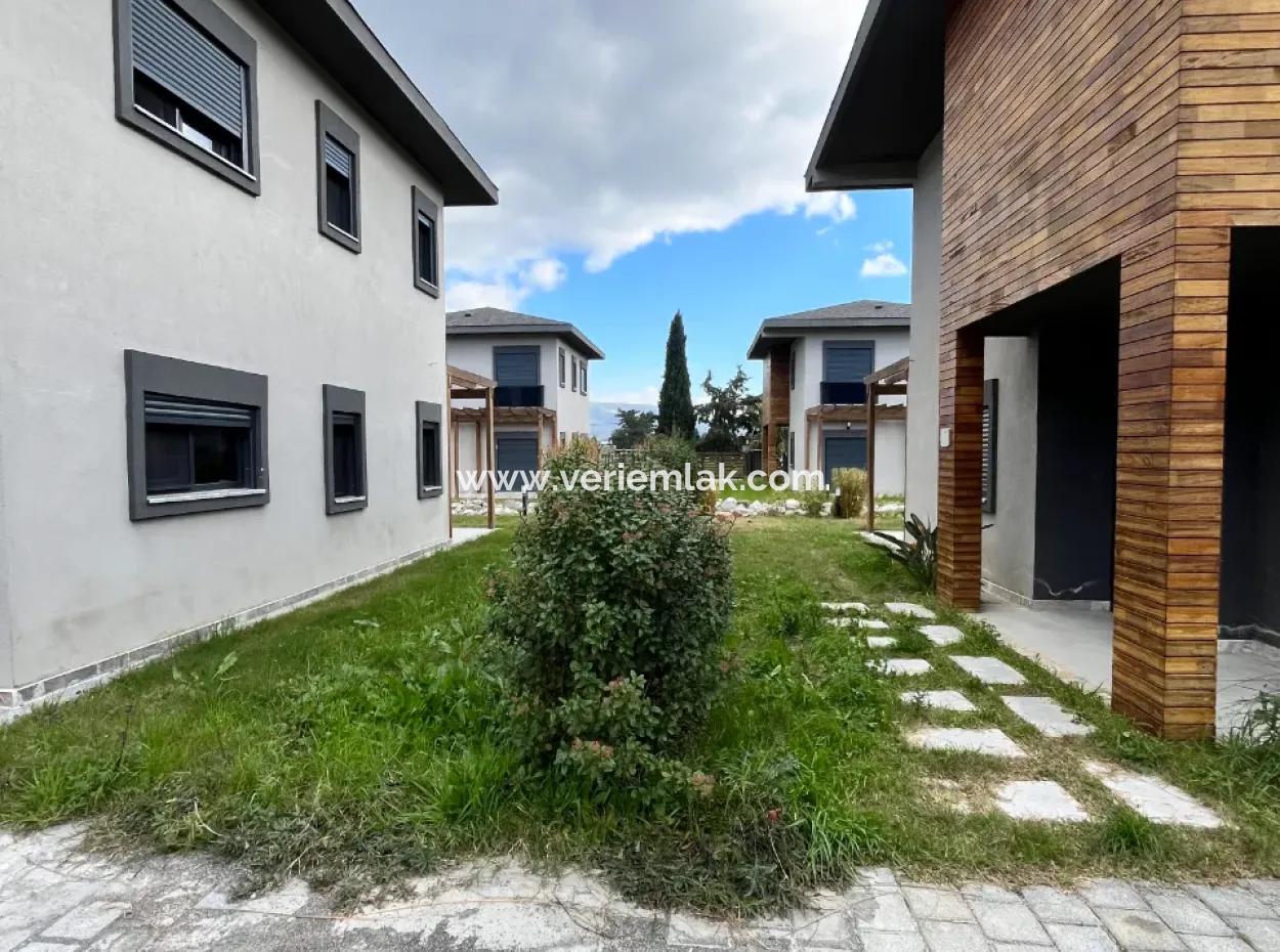 Frieden Und Komfort Zusammen In Seferihisar