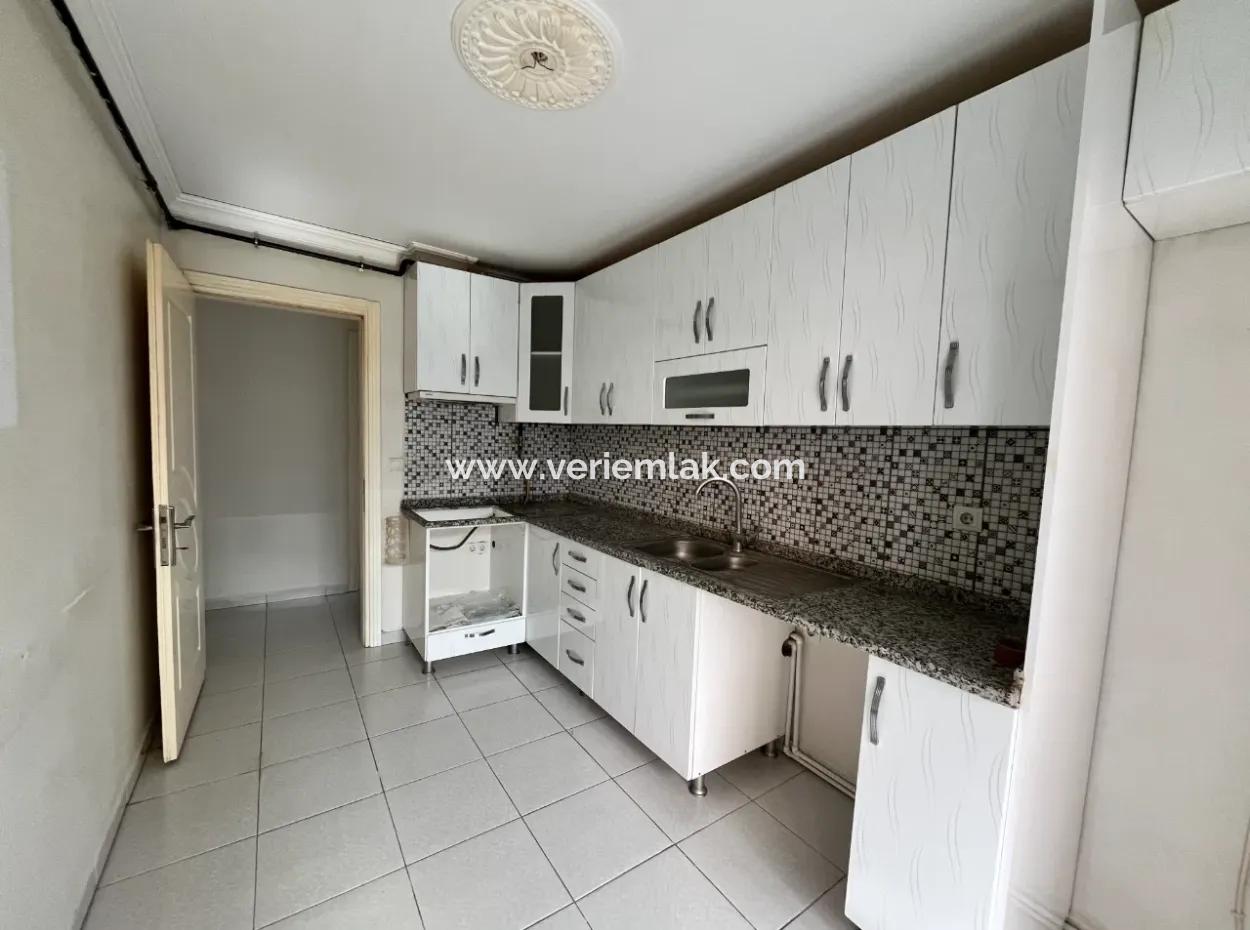 3 1 Wohnung Zu Verkaufen Im Bezirk Seferihisar Camikebir, Bezirk Gözsüzler, In Einem Komplex Mit Pool