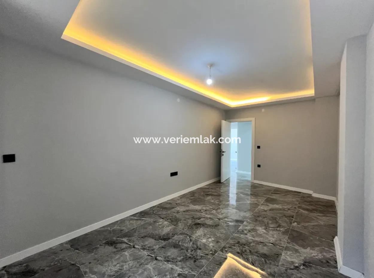 4 Schlafzimmer 1 Wohnzimmer Brandneue Villa Zum Verkauf Mit Grossem Garten In Seferhisar Akarca