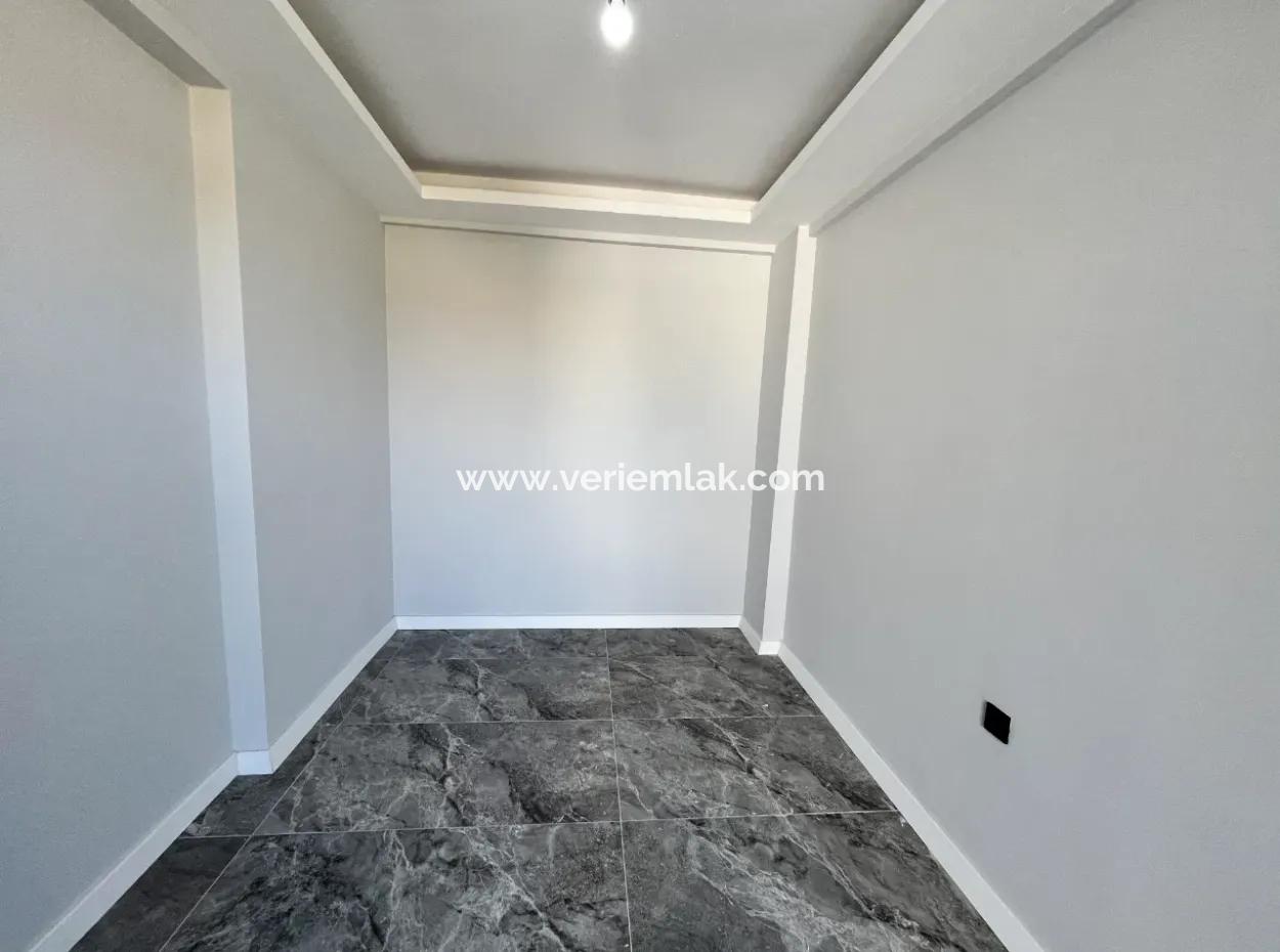 4 Schlafzimmer 1 Wohnzimmer Brandneue Villa Zum Verkauf Mit Grossem Garten In Seferhisar Akarca