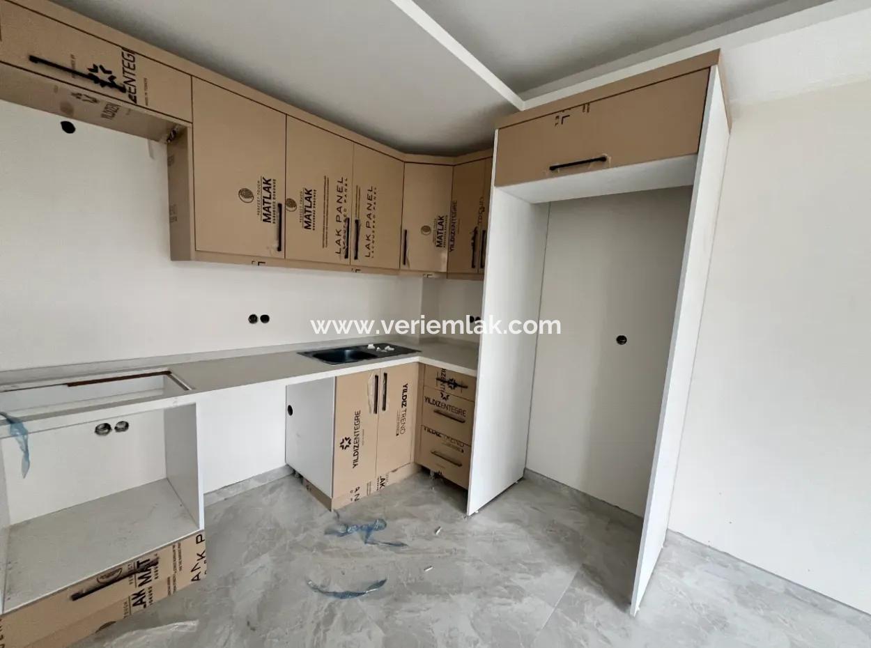 Komfortable Und Moderne 1 1 Wohnung Im Zentrum Von Seferihisar