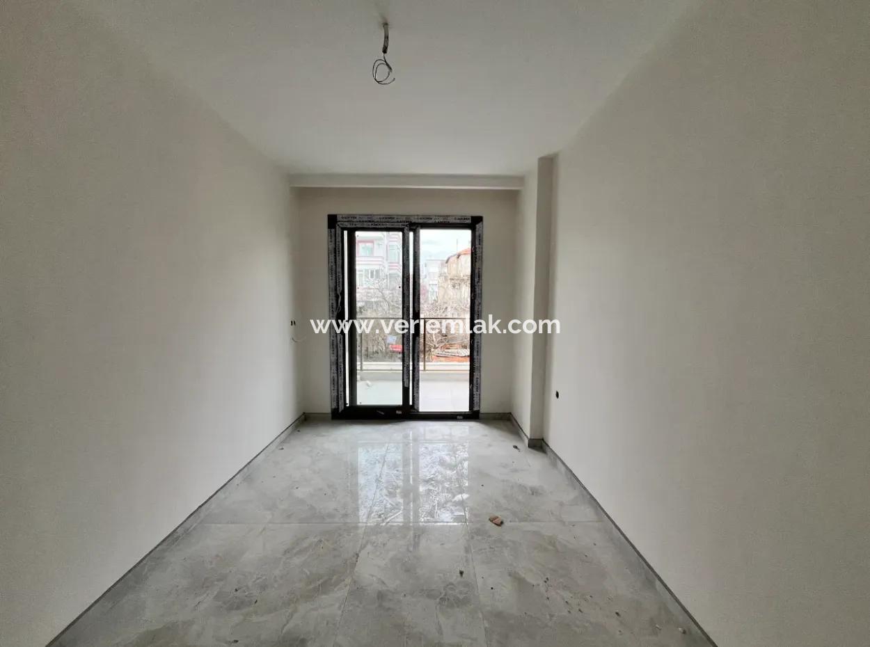 Komfortable Und Moderne 1 1 Wohnung Im Zentrum Von Seferihisar