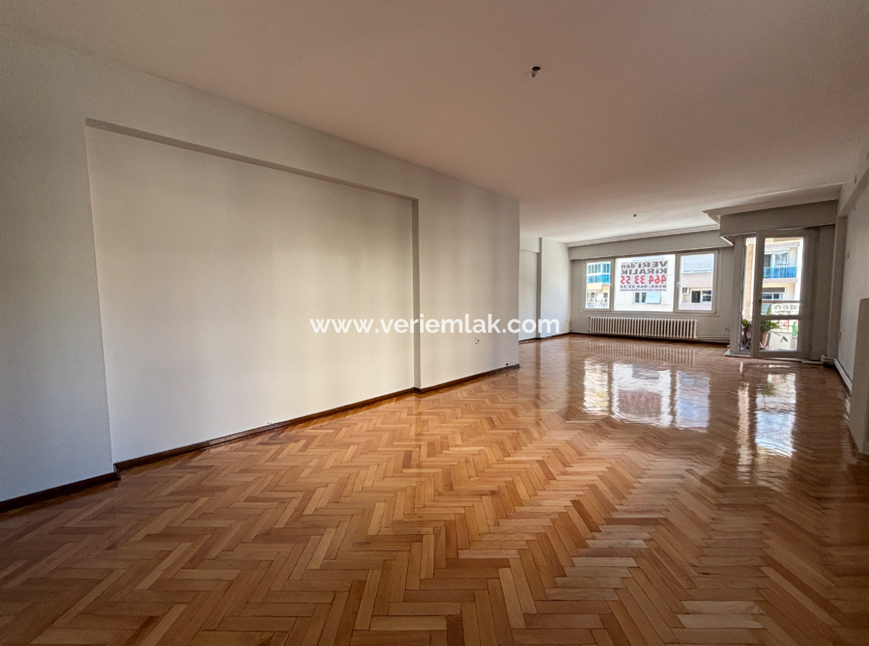 Alsancak Şair Eşref Boulevard 3 1 130M2 3. Stock Wohnung Zu Vermieten
