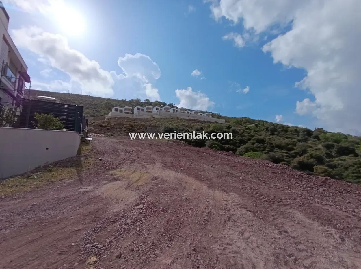 Eckgrundstück, Grundstück Zum Verkauf In Güzelbahçe Yelki Mit Meer- Und Stadtblick