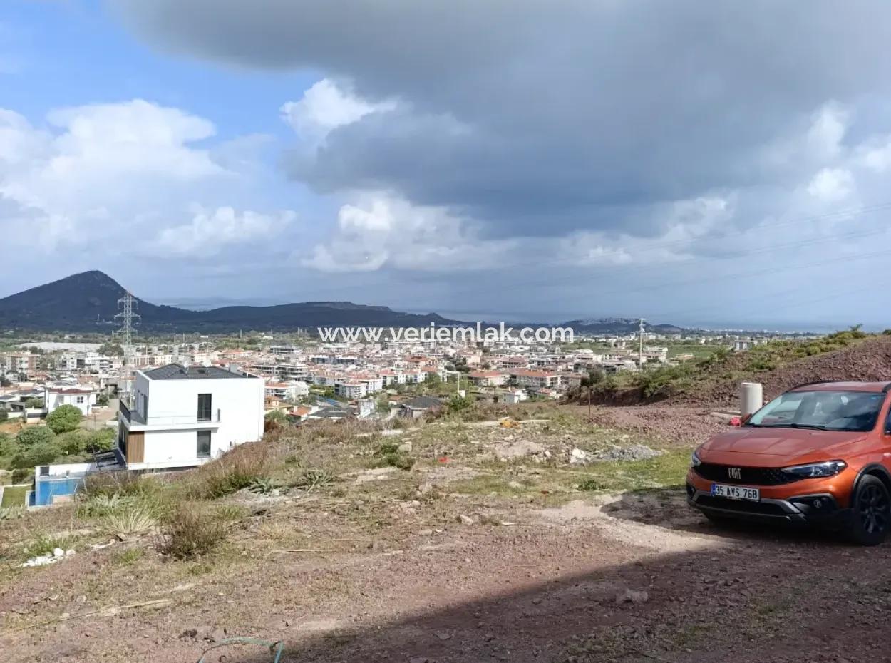 Eckgrundstück, Grundstück Zum Verkauf In Güzelbahçe Yelki Mit Meer- Und Stadtblick