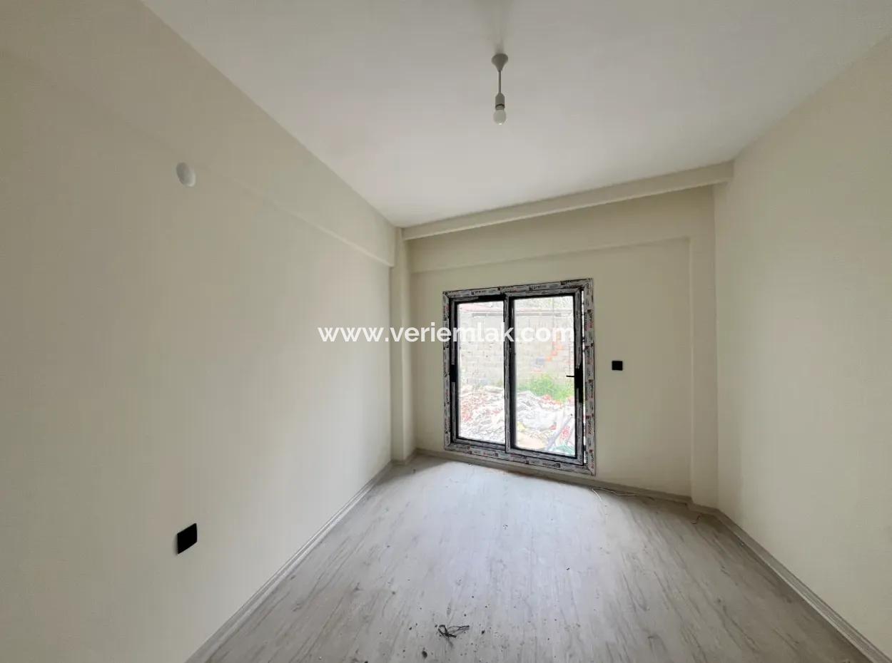 1 1 Brandneue Wohnung Mit Luxuriöser Architektur In Seferihisar Turabiye Nachbarschaft