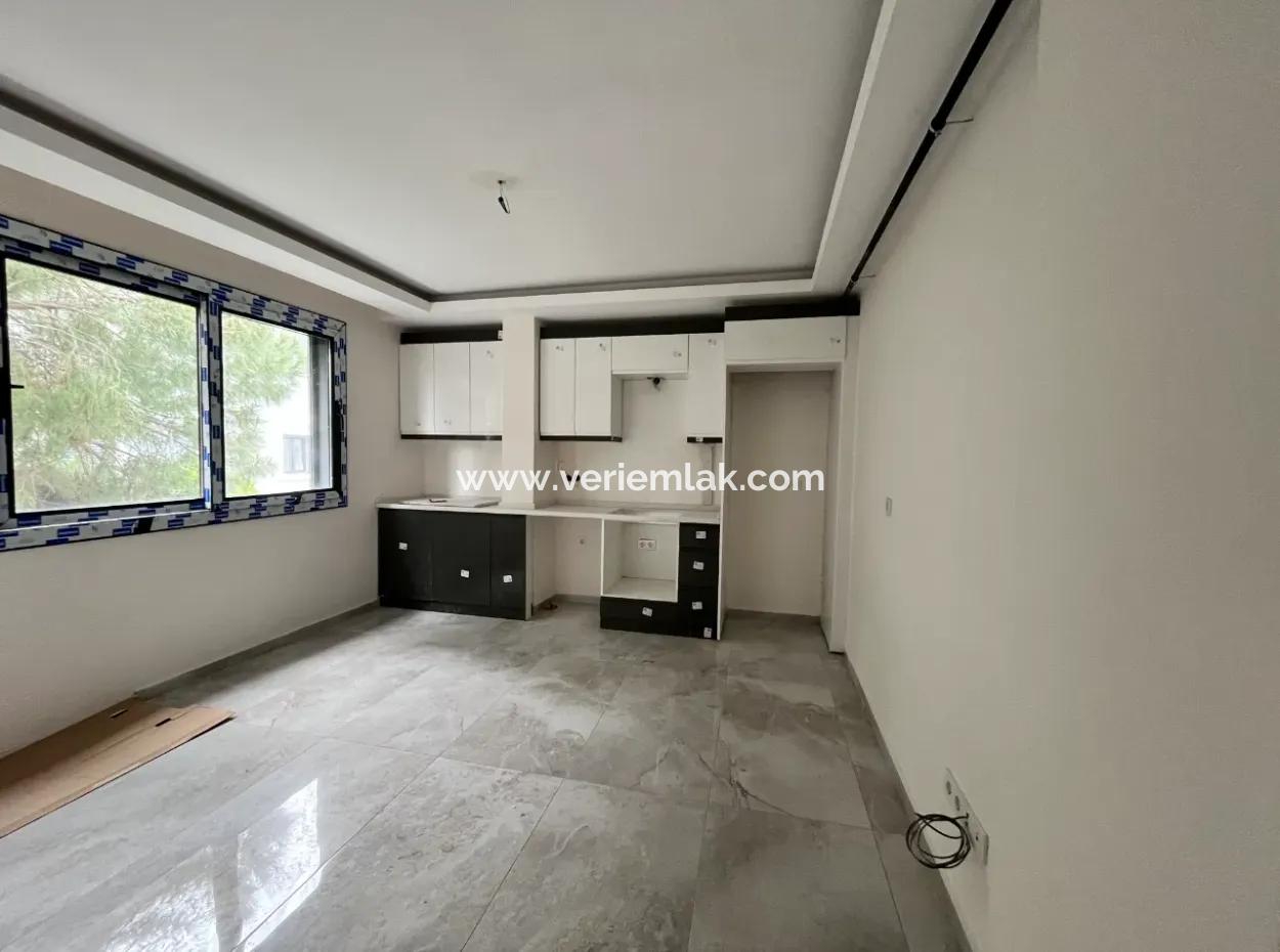 Wohnung Zu Verkaufen In Neubau Auf Seferihisar Camiikebir Mahallesı, Gözsüzler Caddesi