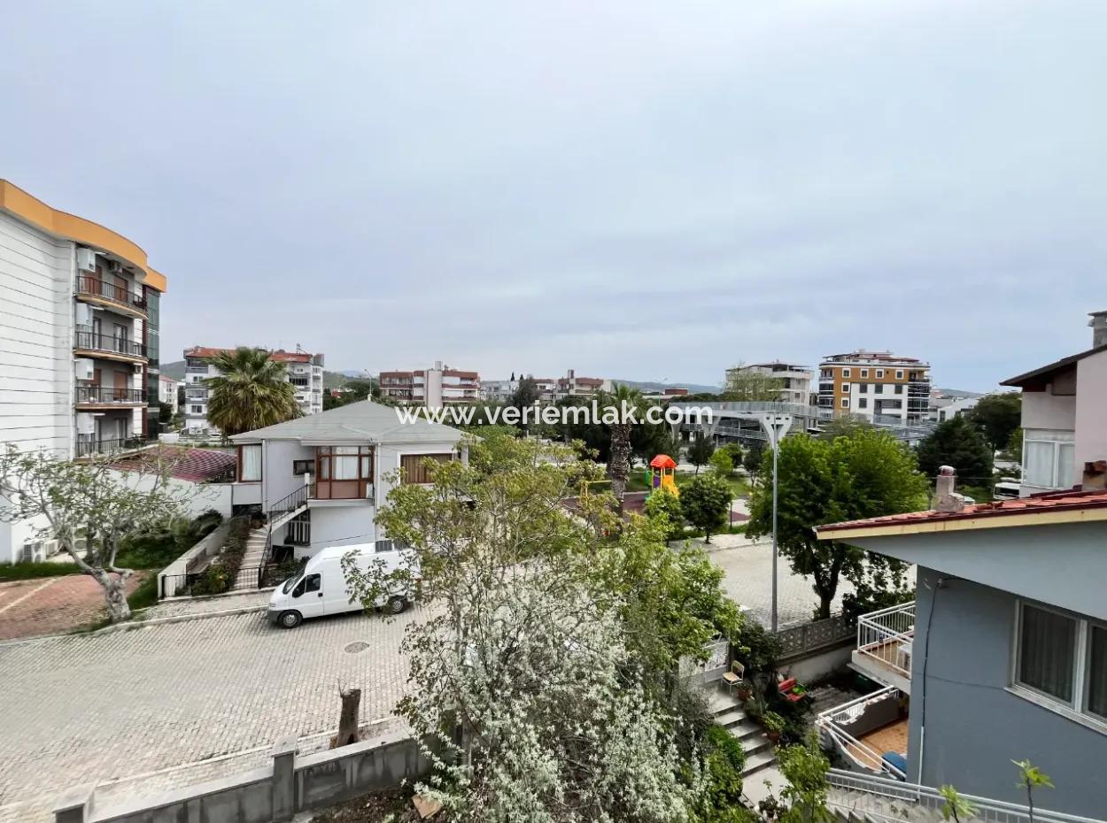 Seferihisar Moschee Nachbarschaft, 2. Stock, Grosser Balkon, 2 1 Null Wohnung