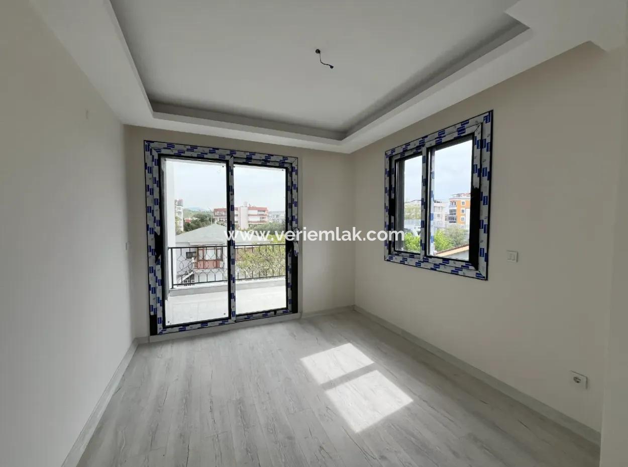 Seferihisar Moschee Nachbarschaft, 2. Stock, Grosser Balkon, 2 1 Null Wohnung