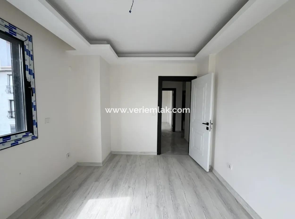 Seferihisar Moschee Nachbarschaft, 2. Stock, Grosser Balkon, 2 1 Null Wohnung