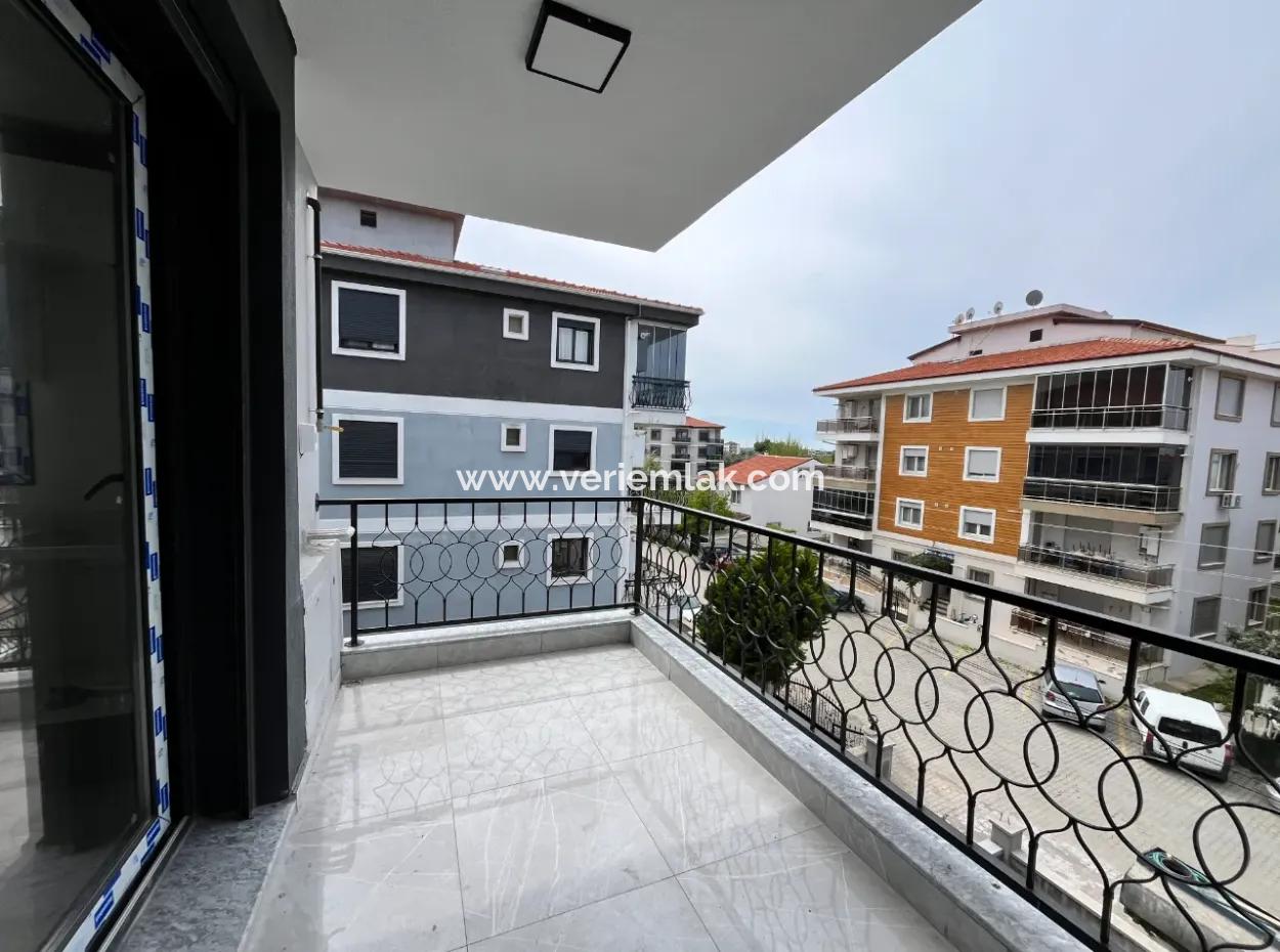 Seferihisar Moschee Nachbarschaft, 2. Stock, Grosser Balkon, 2 1 Null Wohnung