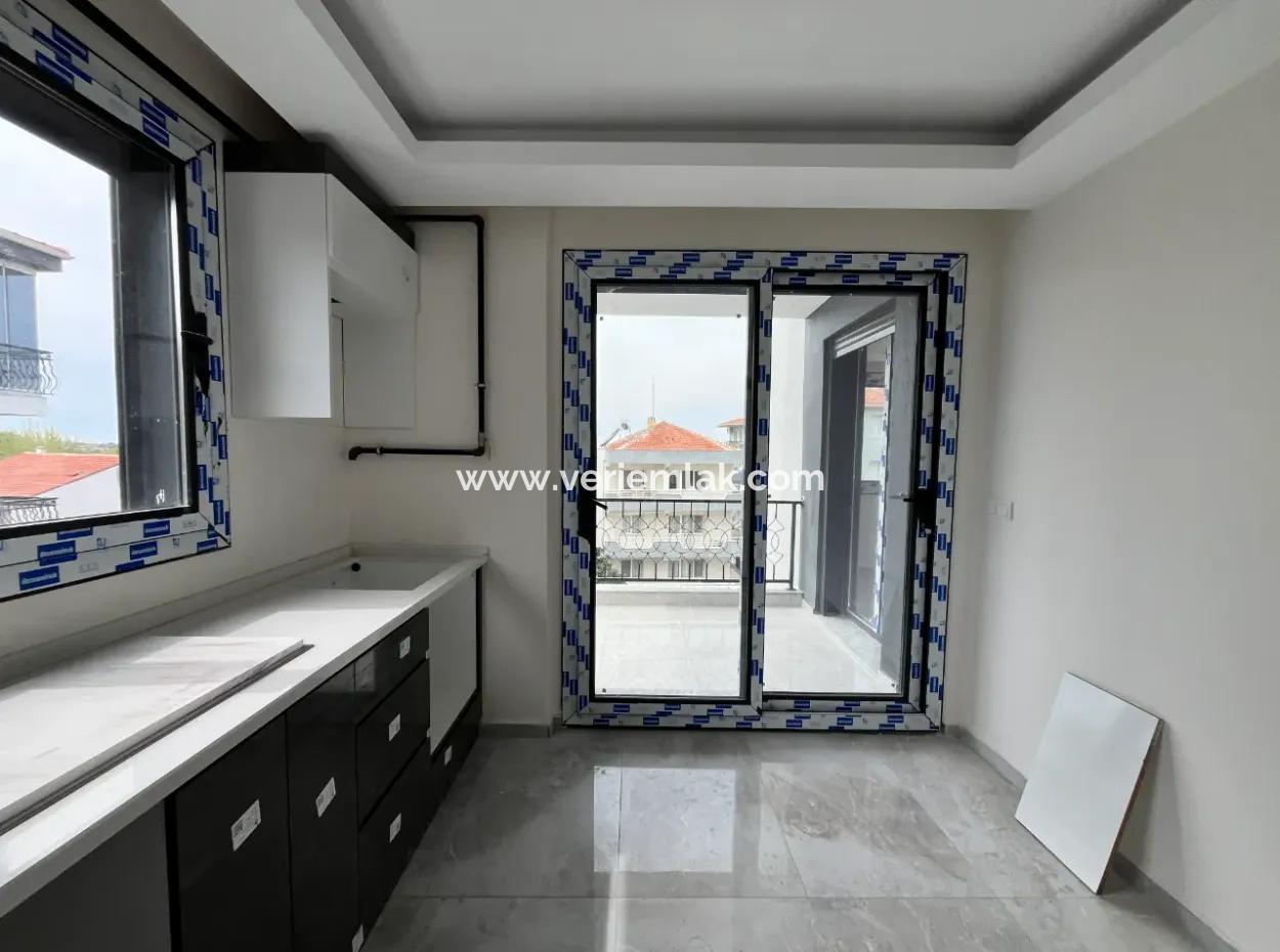 Seferihisar Moschee Nachbarschaft, 2. Stock, Grosser Balkon, 2 1 Null Wohnung