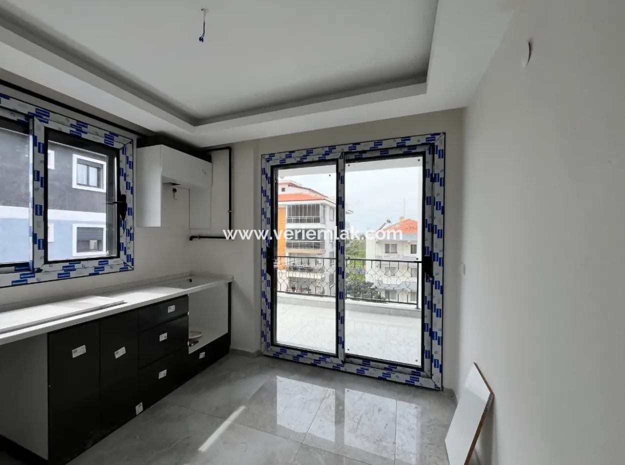 Seferihisar Moschee Nachbarschaft, 2. Stock, Grosser Balkon, 2 1 Null Wohnung