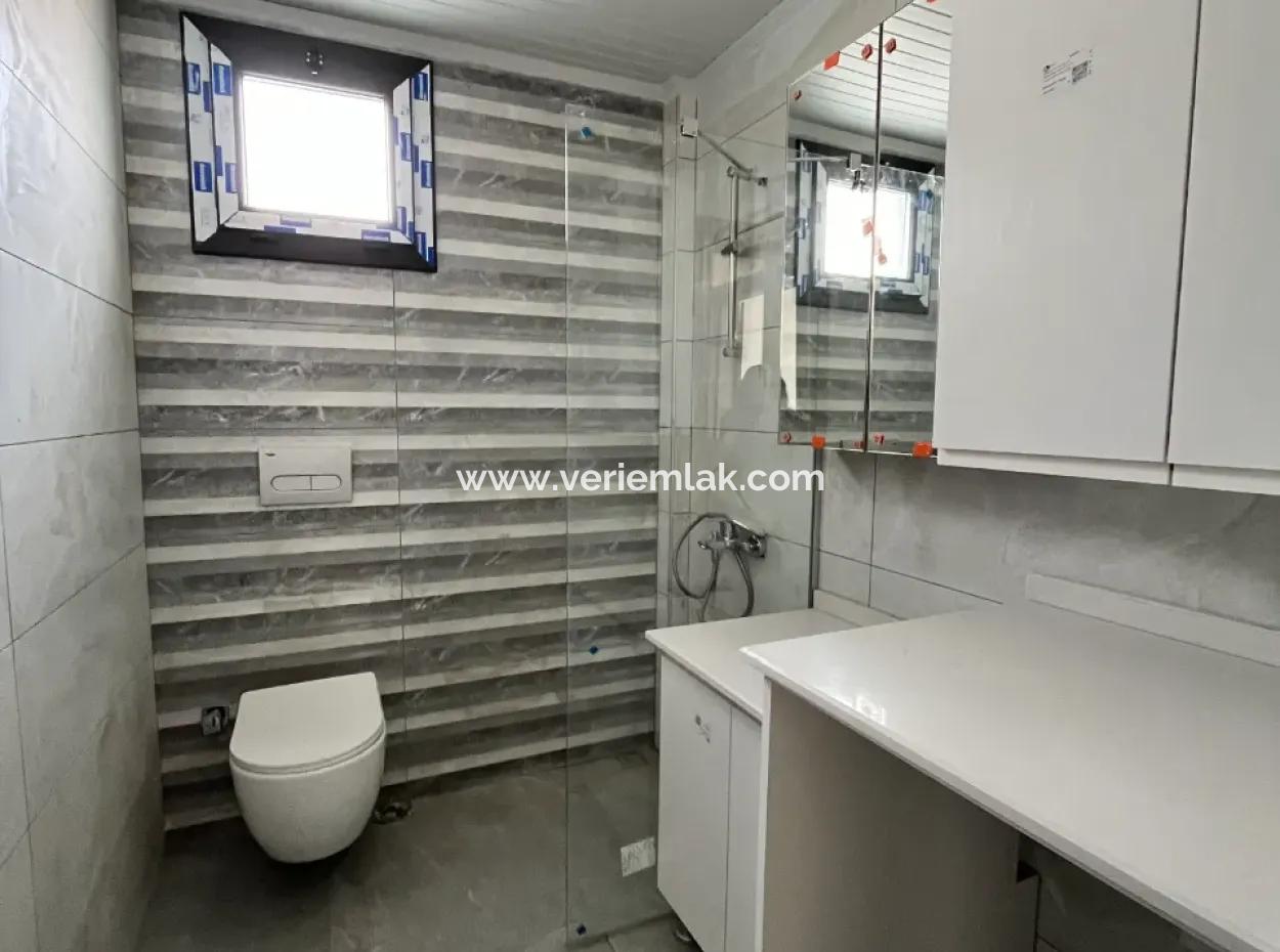 Seferihisar Moschee Nachbarschaft, 2. Stock, Grosser Balkon, 2 1 Null Wohnung