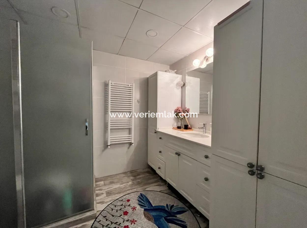 Geräumiges Und Funkelndes 3 1 Apartment In Der Gözsüzler Straße Mit Blick Auf Den Mandarinengarten