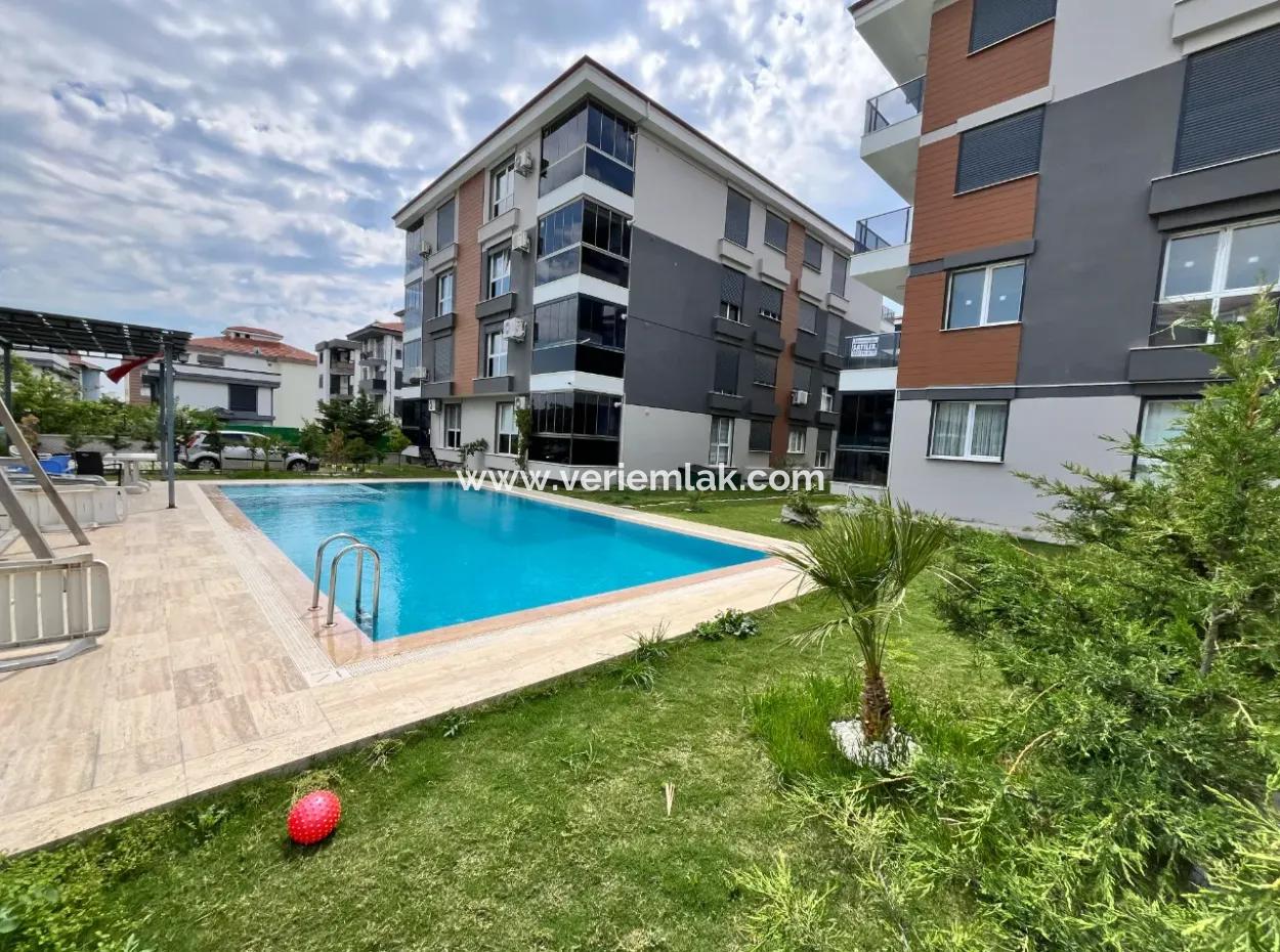 Große 3 1 Brandneue Wohnung In Seferihisar Karakayalar, Komplex Mit Pool!
