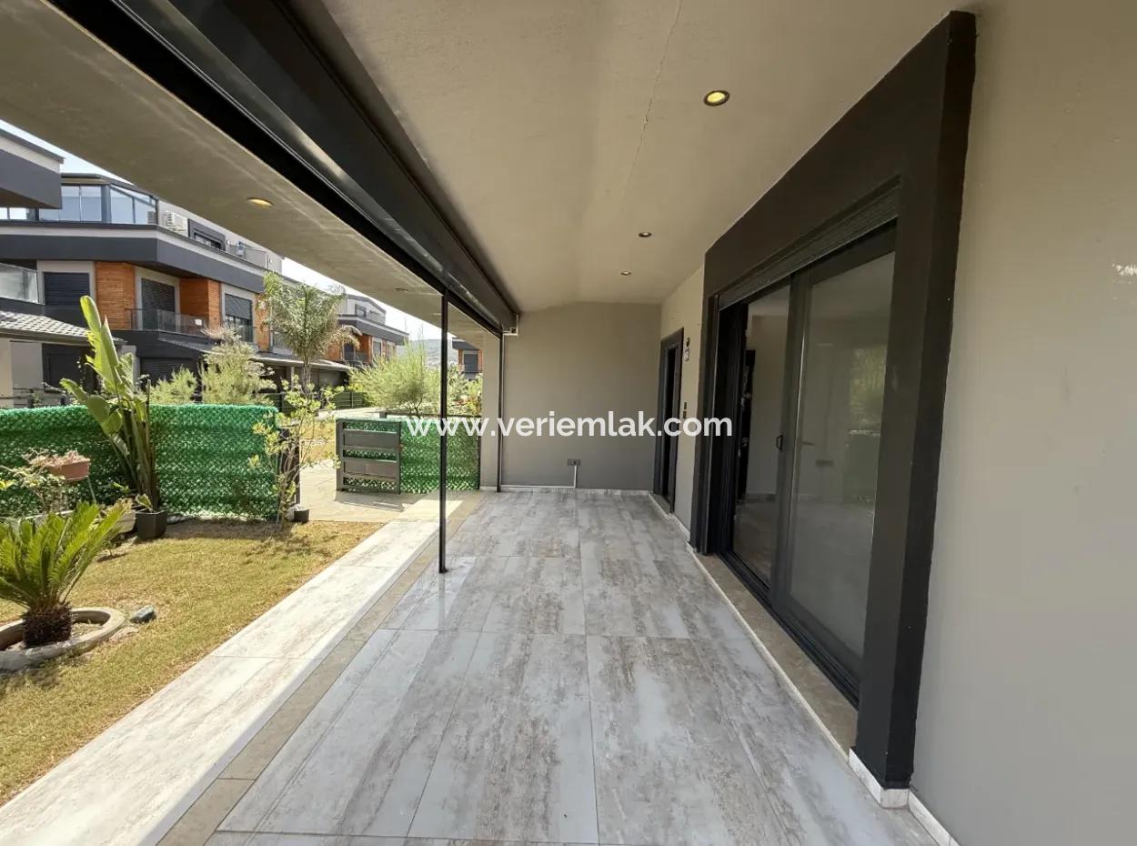 3 In 1 Villa Mit Pool, Garten Und Breiter Nutzung In Doganbey