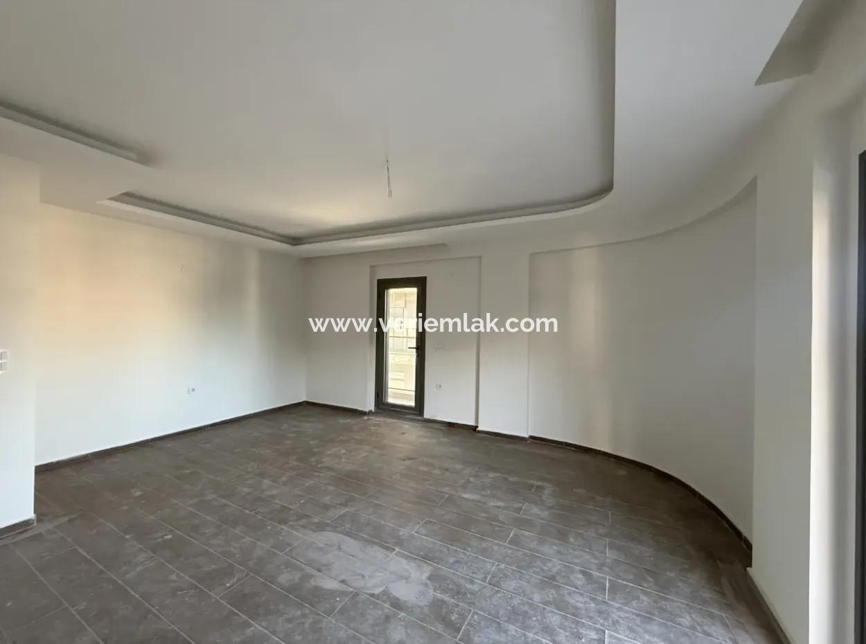 Ein Brandneues Leben Beginnt Im Flora-Garten In Seferihisar Hıdırlık