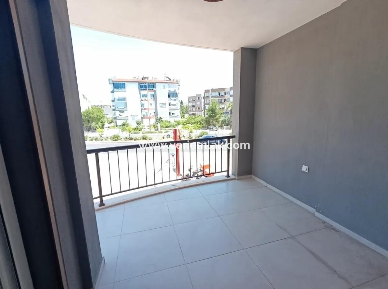 Geräumige Wohnung An Der Hauptstraße Von Seferihisar Izmir, Speziell Für Eltern Geplant, Kostenlos